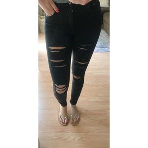 🌿 Black ripped jeans 🌿